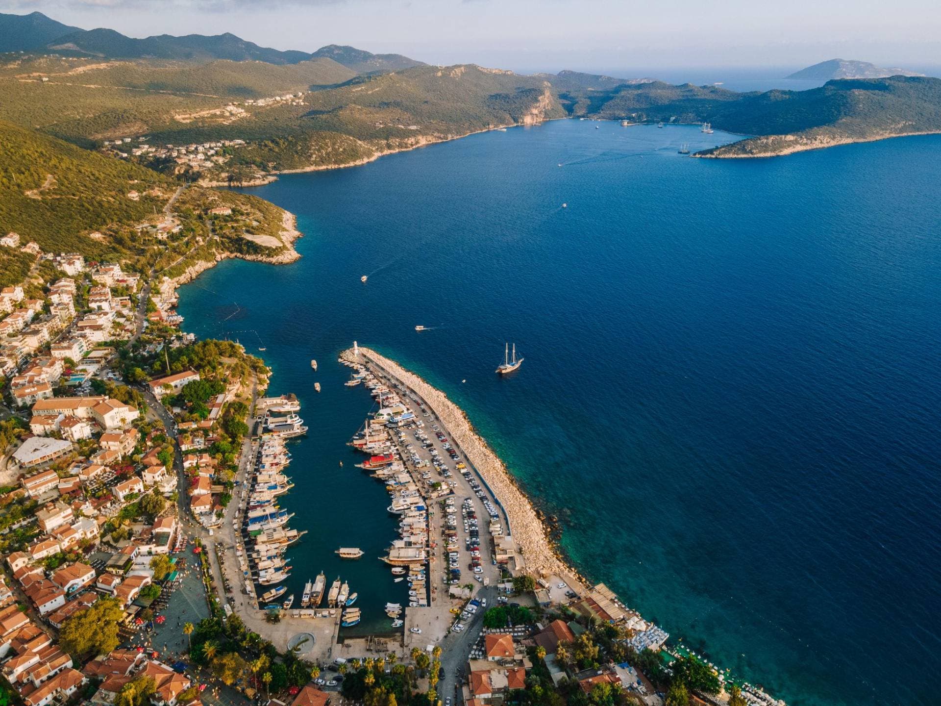 Tur la plajele Kaş și Kaputaş