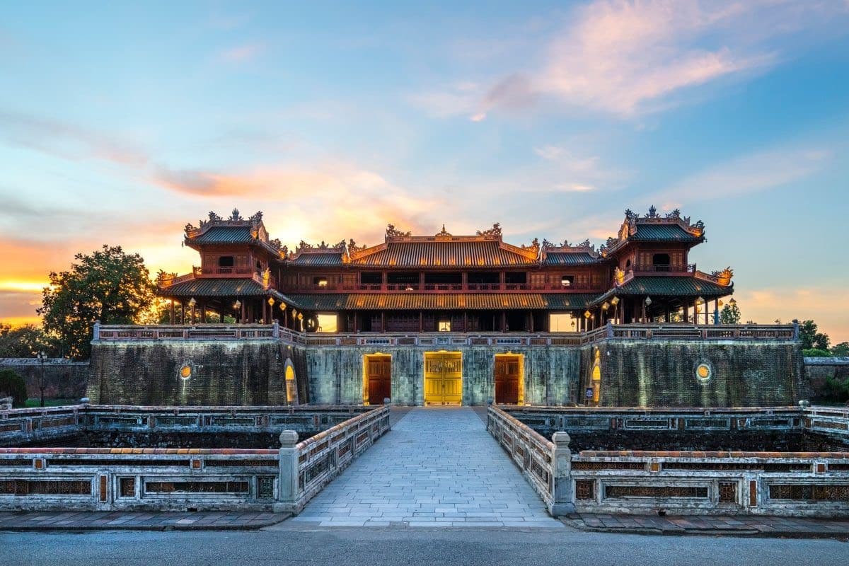 VON DA NANG/HOI AN – HAI-VAN-PASS & STADTRUNDFAHRT DURCH DIE KAISERSTADT HUE