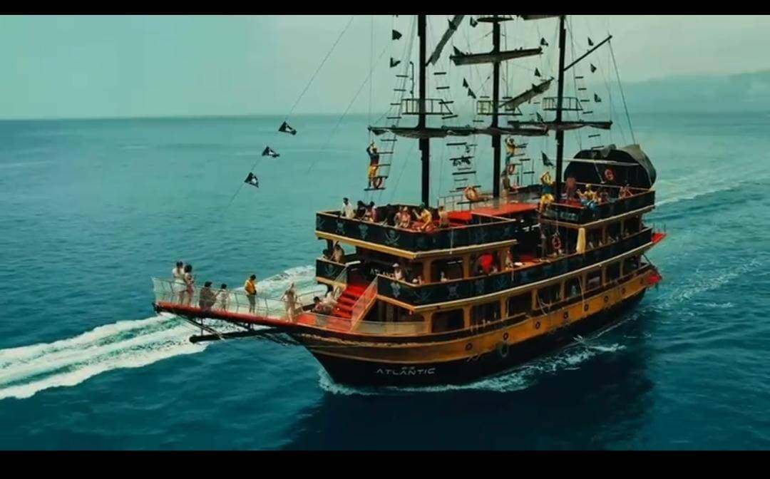 Große Atlantik-Piratenboot-Tour zum Duden-Wasserfall